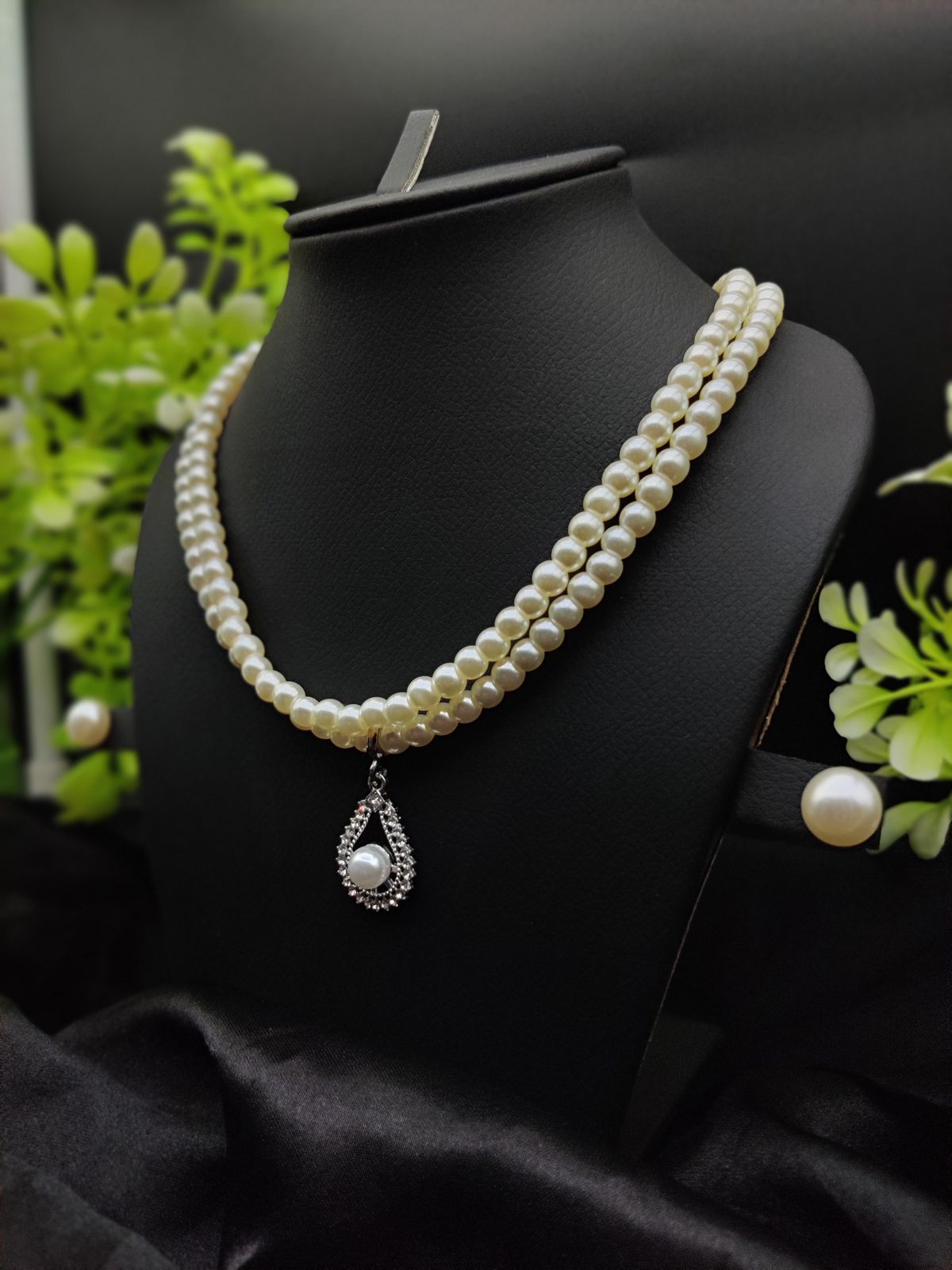 Imported Exquisite Pearl Necklace Set with Radiant Pendant & Earrings ?? | Best Quality Necklace For Girls & Women