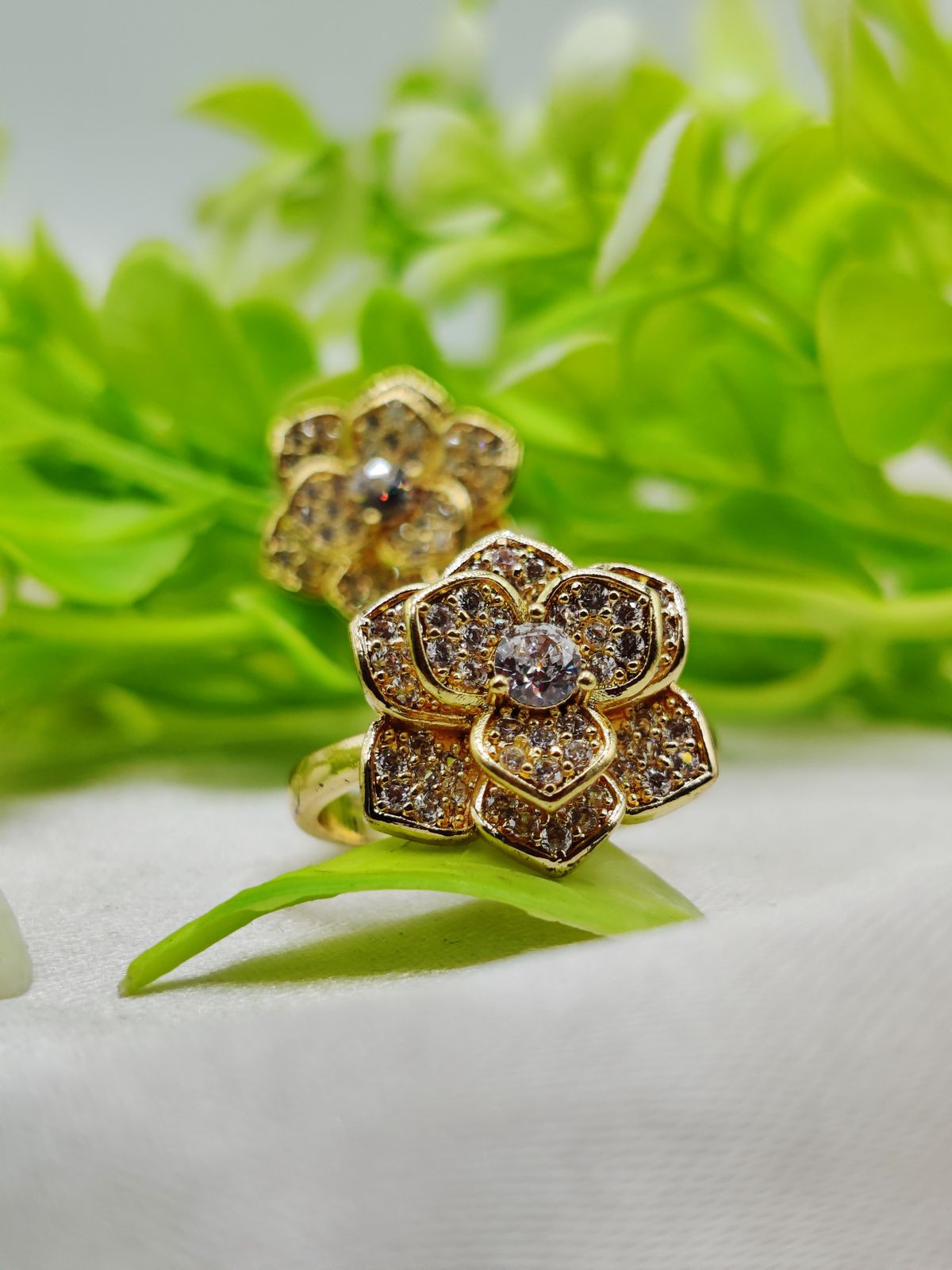 1 Piece Imported Moveable Luxurious Petal Bloom Adjustable Ring – 2 Stunning Color Variants?? | Luxurious Design Ring | Adjustable Ring | Ring For Girls & Women ? - Golden