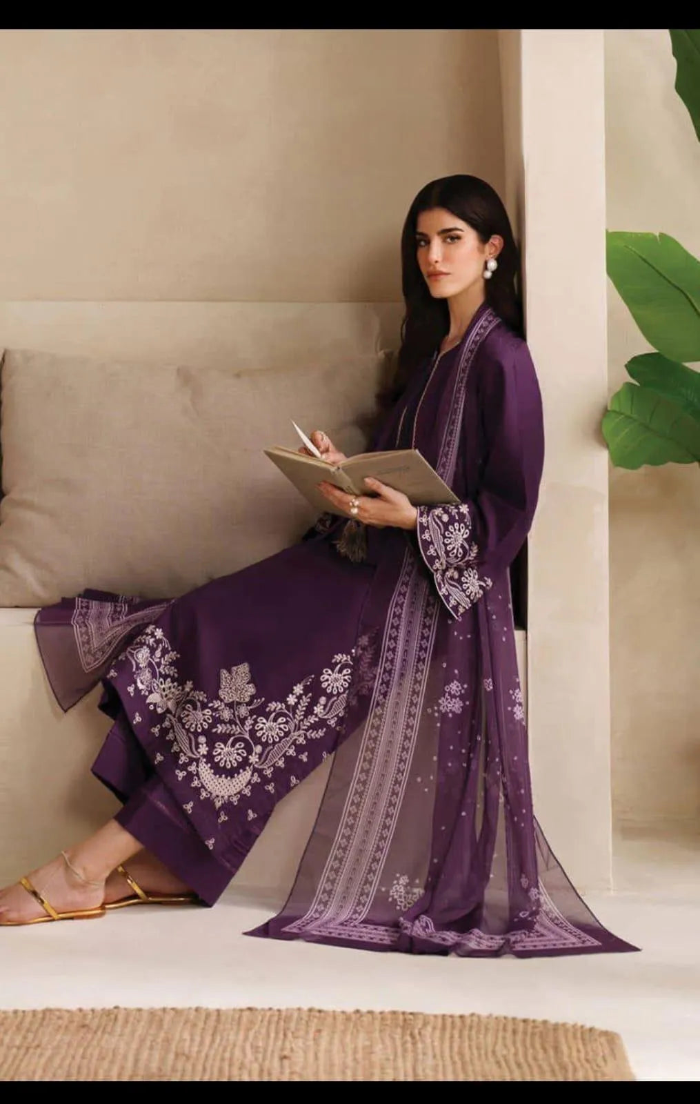 3 Pcs Women's Unstitched Embroidered Suit