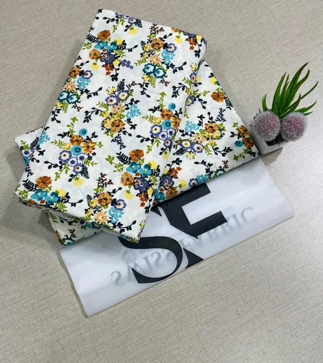 2 Pcs Women's Unstitched Printed Suit