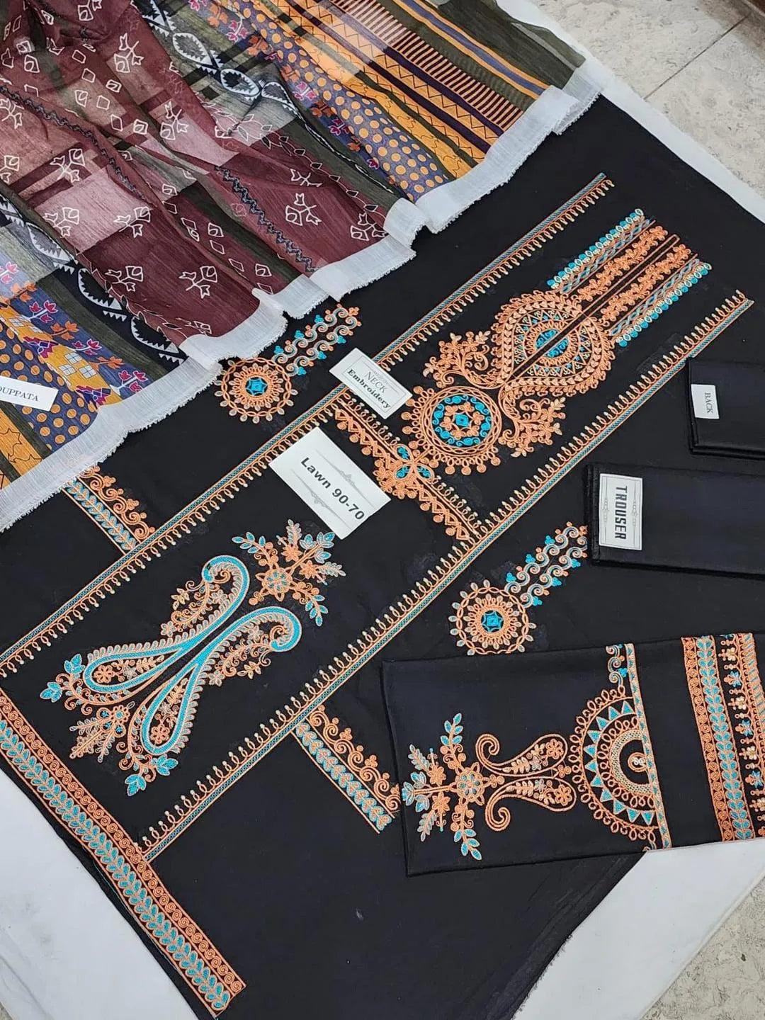 3 Pcs Women's Unstitched Embroidered Suit 5.0